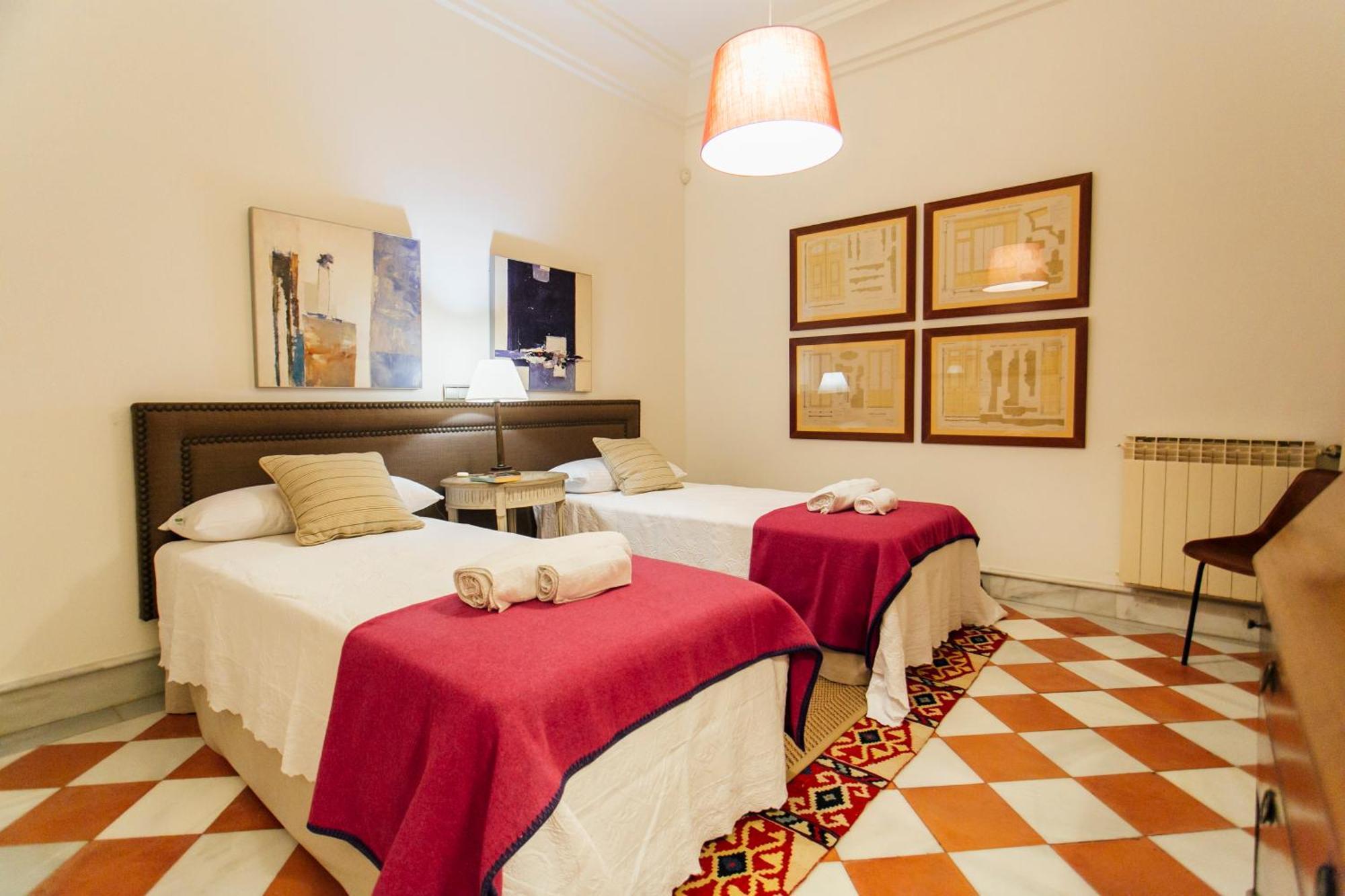 Casa Patio Del Siglo XIX Aparthotel Seville Room photo