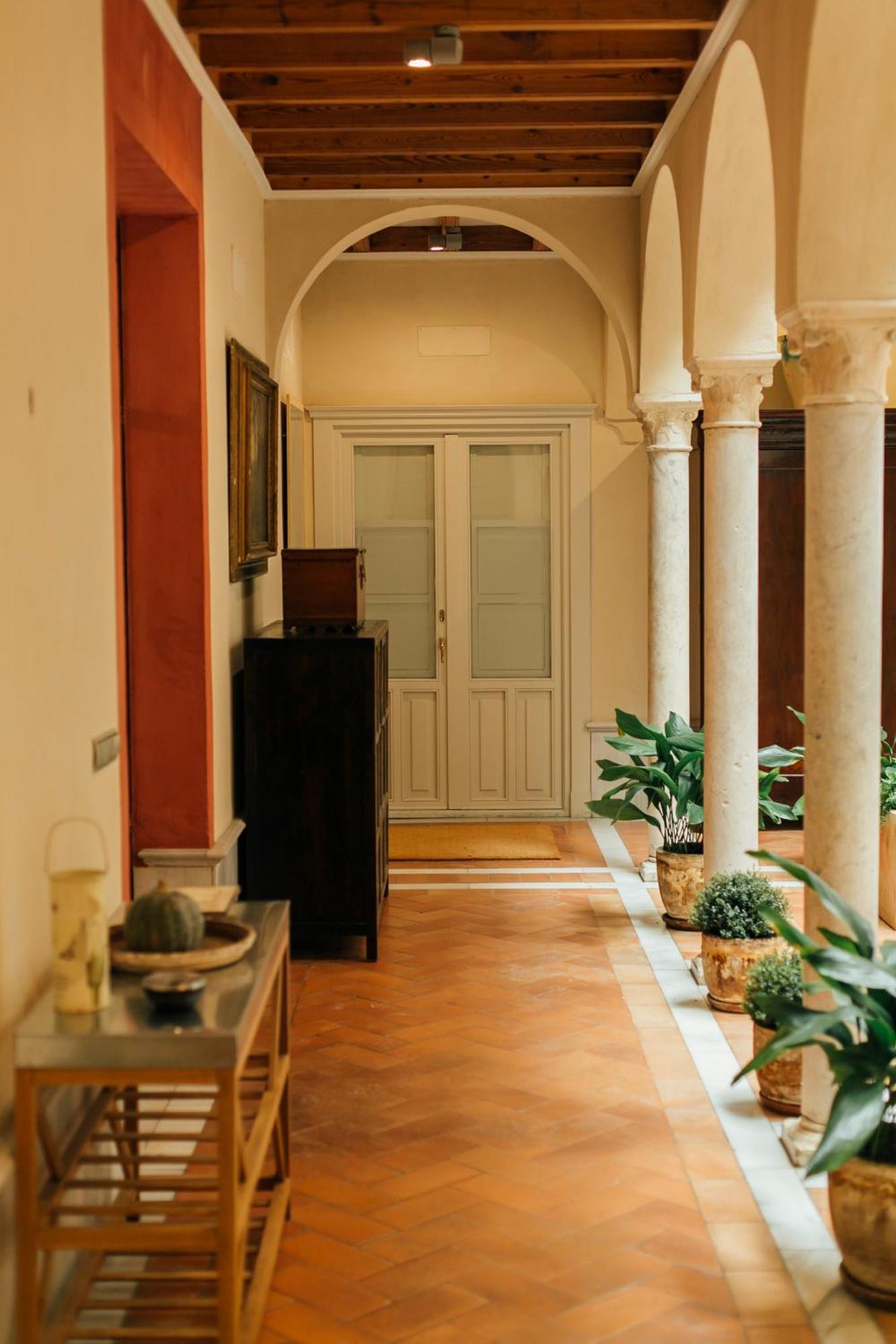 Casa Patio Del Siglo XIX Aparthotel Seville Room photo